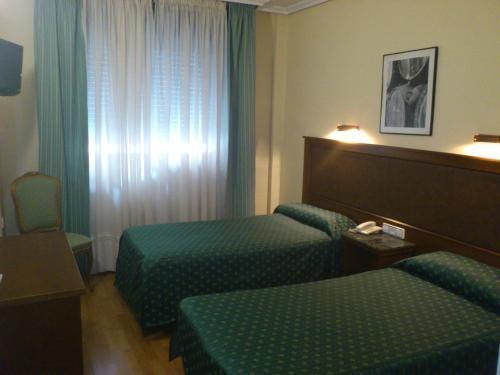 Hotel Cardinal Albacete Exterior photo